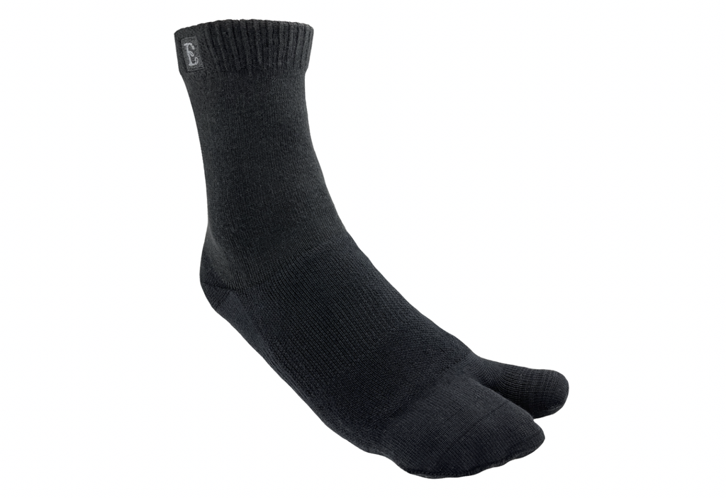 Earth Runners - Cruelty-Free Wool Tabi Socks - Black.